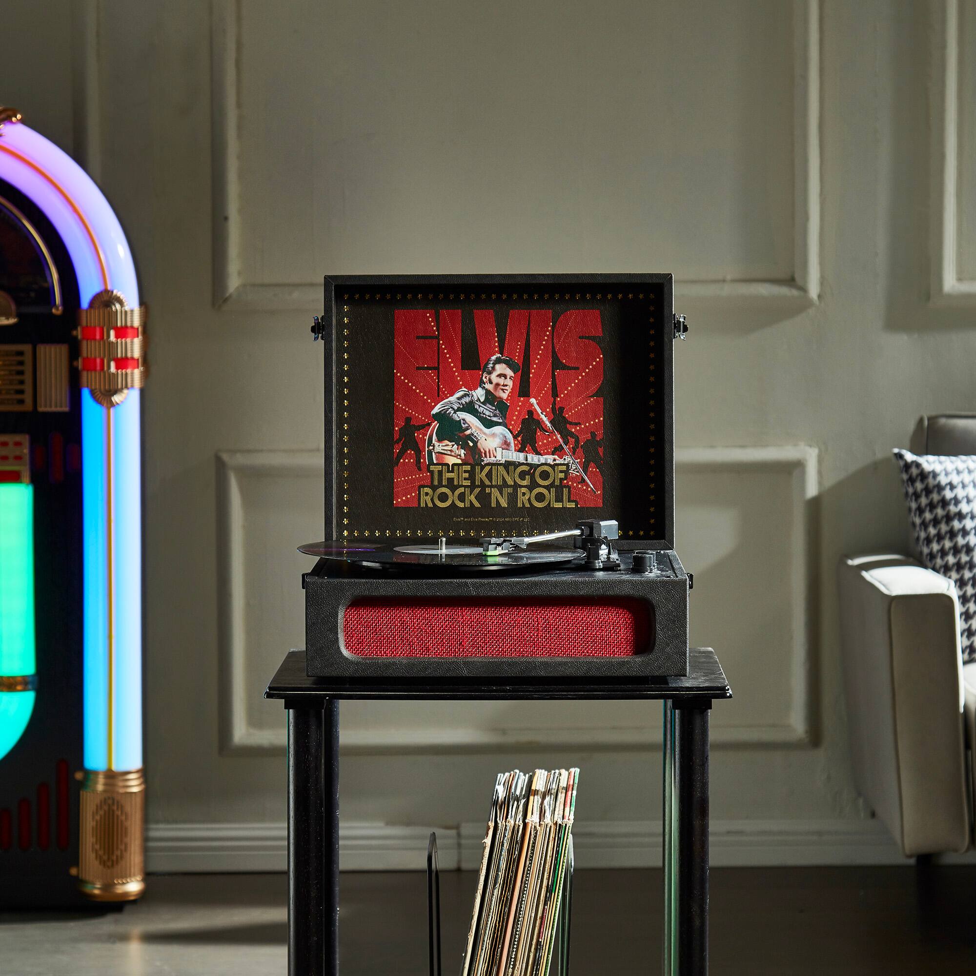 ELVIS  
THE KING OF ROCK 'N ROLL