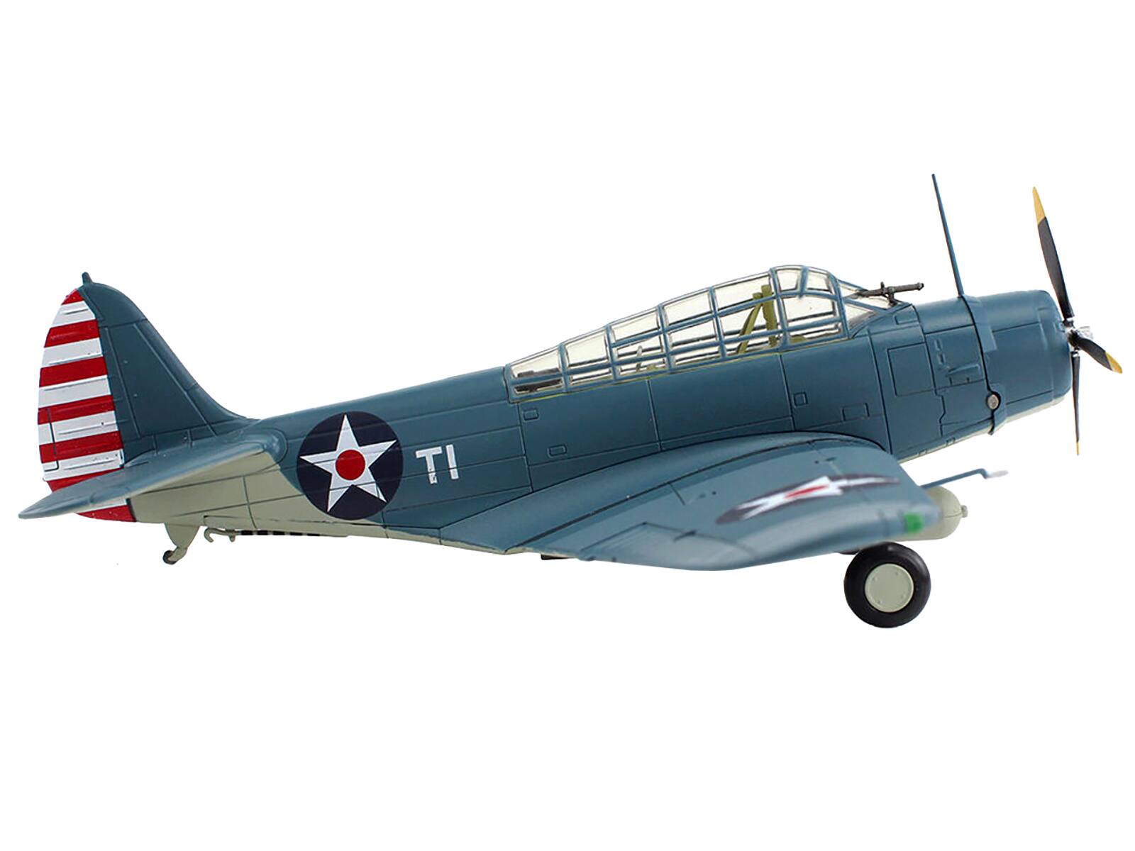 Angle. Hobby Master - Douglas TBD-1 Devastator "Lt. Cdr. James Brett VT-2 USS Lexington" 1942 US Navy "SkyMax Models" Series 1/72 - Blue.