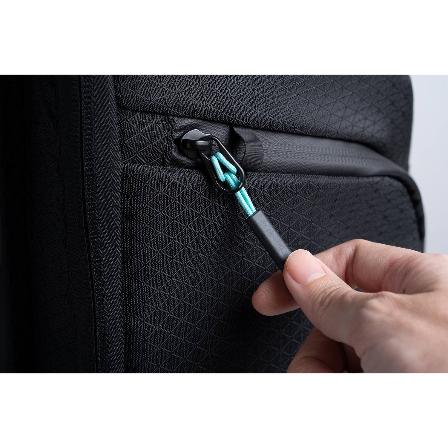 Back. Scapade - AirPack BackPack with Find My Tracker, TSA-Approved Lock - Black.