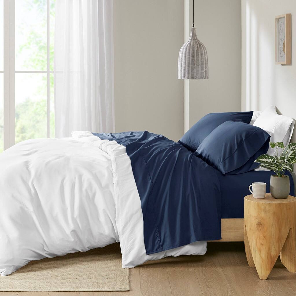 Alt View 1. Gracie Mills - Gracie Mills Clementine 200 Thread Count Year-Round Cotton Percale Sheet Set - Navy.