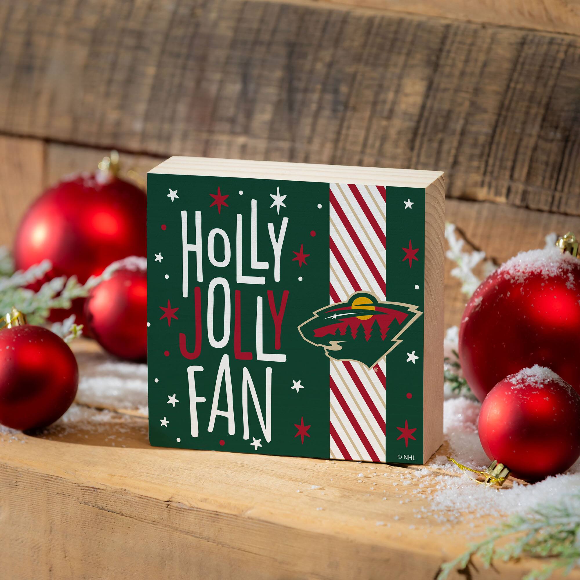 HOLLY JOLLY FAN  
© NHL