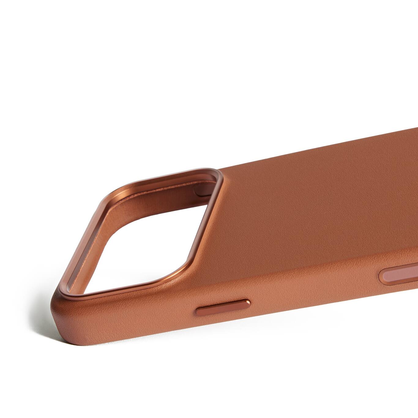 Back. Mujjo - Mujjo Full Leather Case for iPhone 17 Pro Max - Tan.