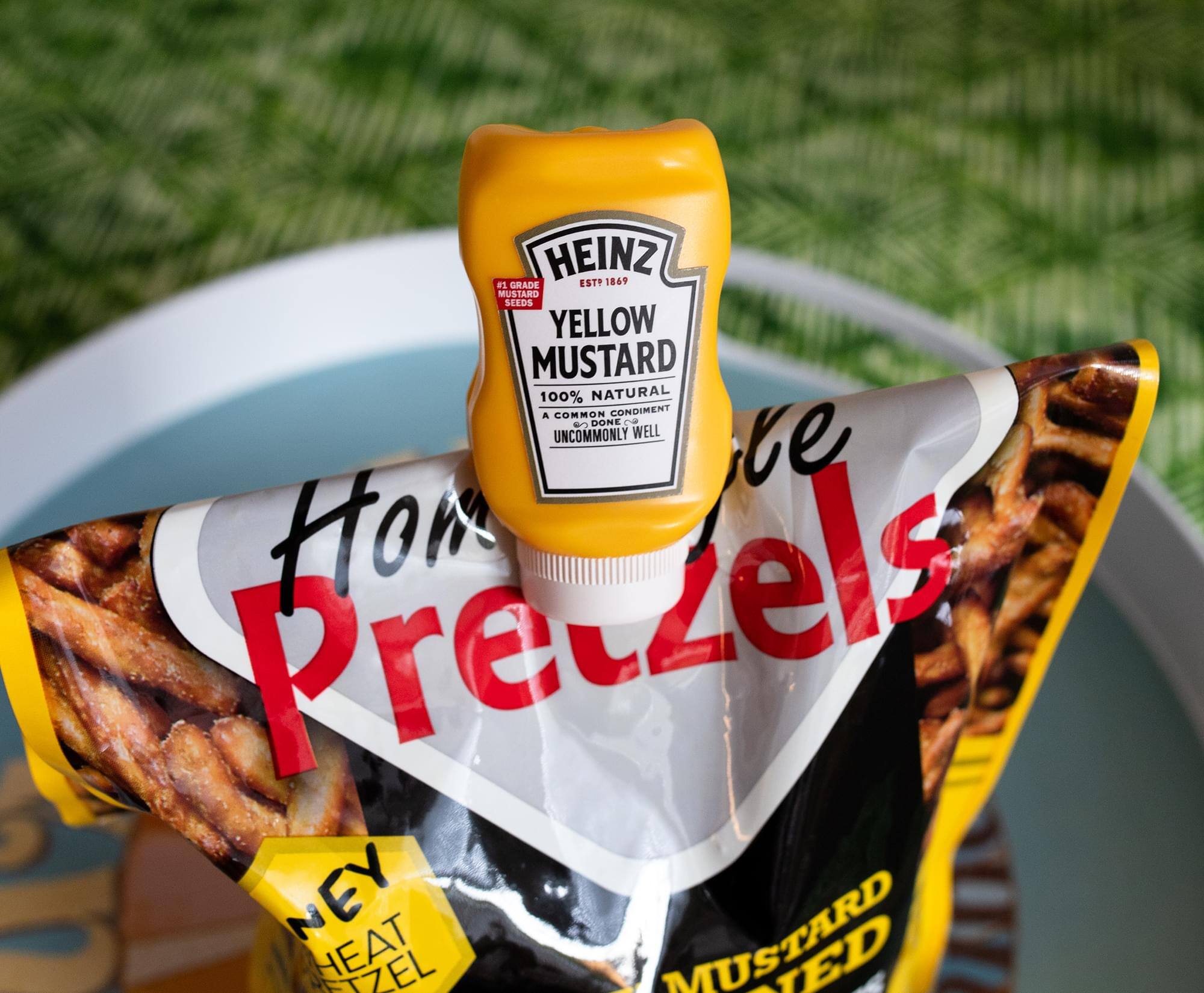 HEINZ 1869  
#1 GRADE YELLOW MUSTARD  
100% NATURAL  
A COMMON CONDIMENT DONE UNCOMMONLY WELL  

Homemade Pretzels  
MUSTARD MUSTARD