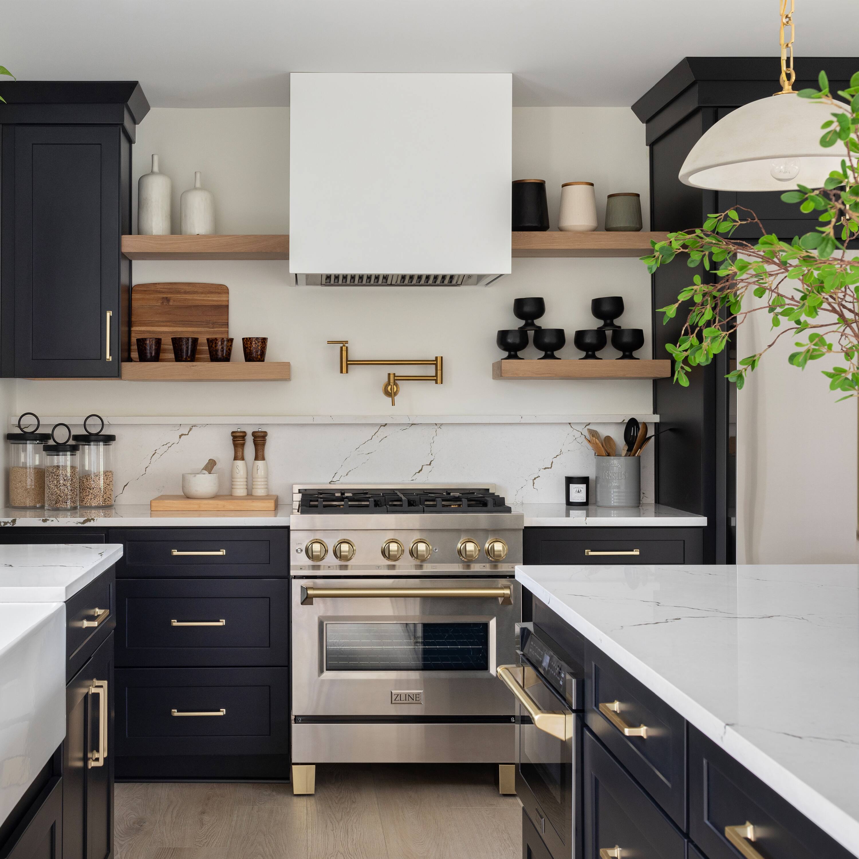 Alt View 7. ZLINE - Autograph 30" Legacy Dual Fuel Range w/ 4 Burners & Polished Gold Accents (RAZ-30-G) - Stainless Steel/Polished Gold Accents.