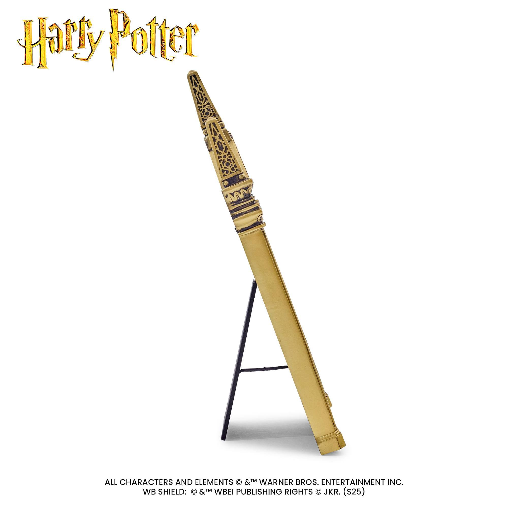 Harry Potter

ALL CHARACTERS AND ELEMENTS © & ™ WARNER BROS. ENTERTAINMENT INC.  
WB SHIELD: © & ™ WBEI PUBLISHING RIGHTS © JKR. (S25)