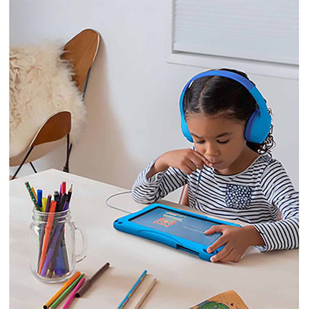 Alt View 5. Belkin - Belkin SoundForm Mini Wired On-Ear Headphones for Kids - Stereo - Mini-phone (3.5mm) - Wired - On-ear, Over-the-head - Red.