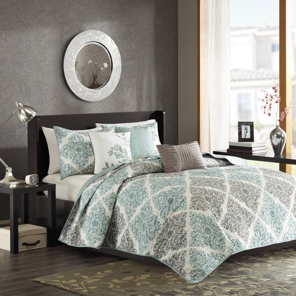 Alt View 1. Gracie Mills - Gracie Mills Mitchell 6-Piece Reversible Quilt Set and Coordinating Throw Pillows - Aqua.