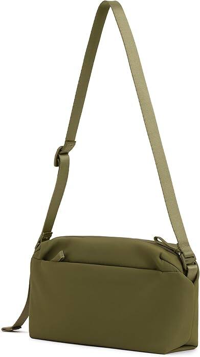 Left. Urth - Urth Dolomite 5.1L Camera Sling (Moss).
