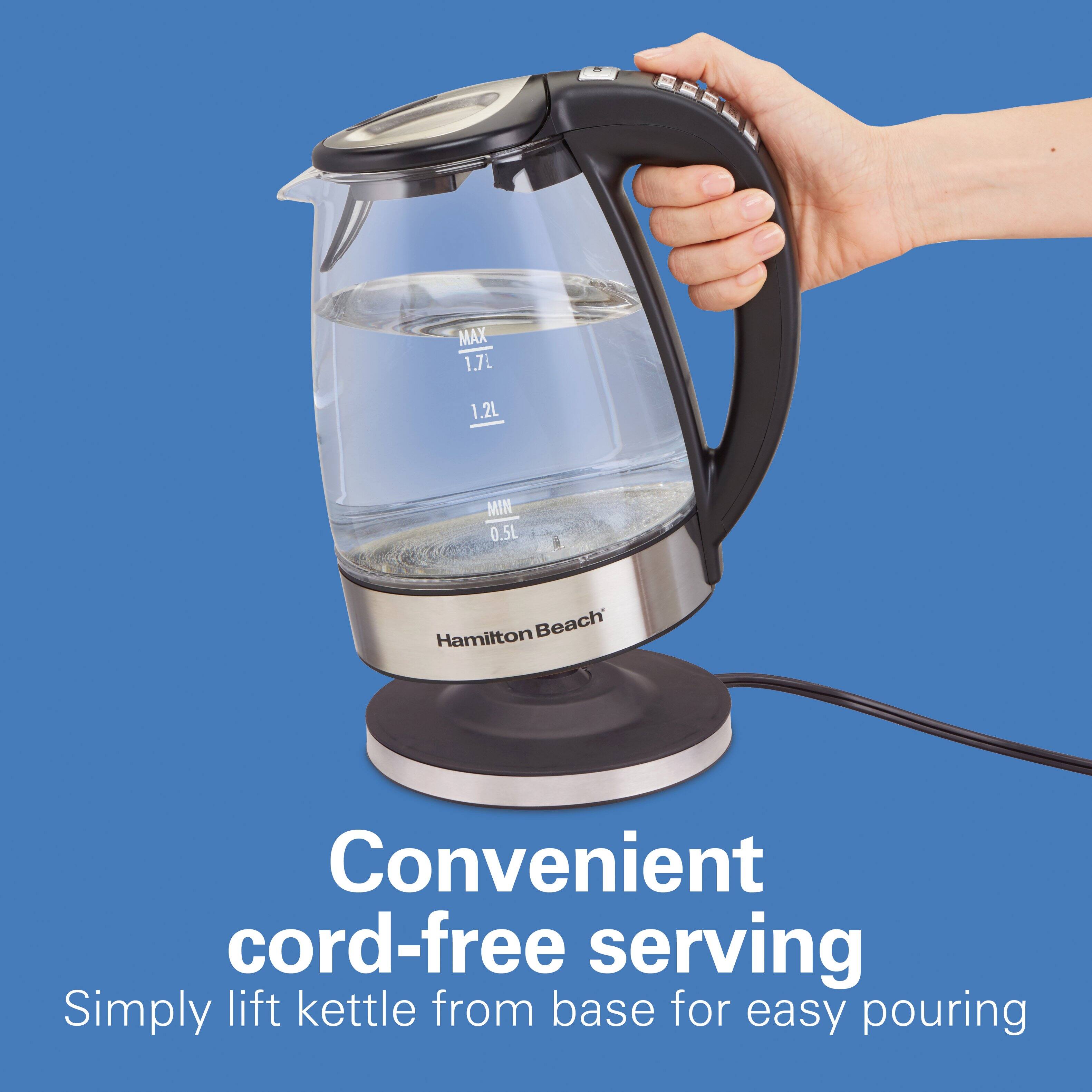 MAX 1.7L  
1.2L  
MIN 0.5L  
Hamilton Beach  
Convenient cord-free serving  
Simply lift kettle from base for easy pouring