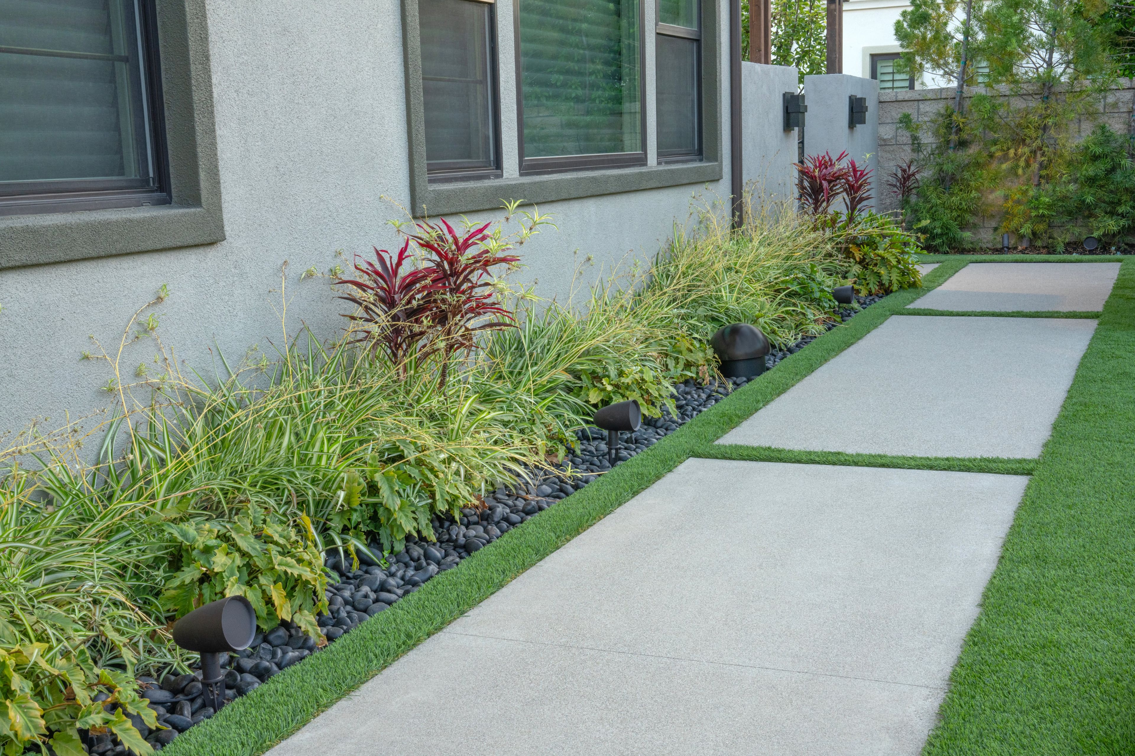 Alt View 17. Sonance - MAG6.1 - Mag Series 6.1-Ch. Landscape Outdoor Speaker System Powered by Sonos (Each) - Brown/Black.