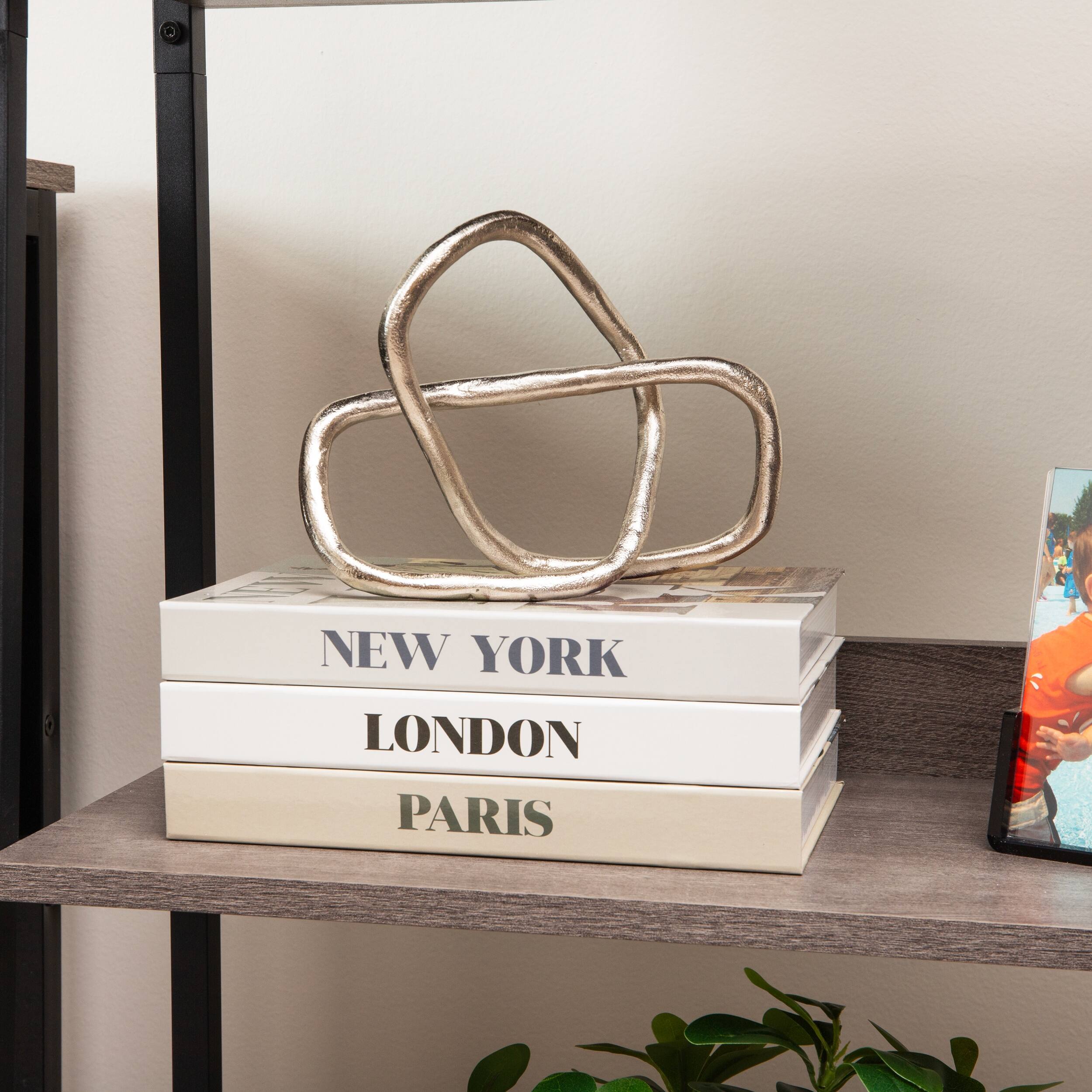 NEW YORK  
LONDON  
PARIS