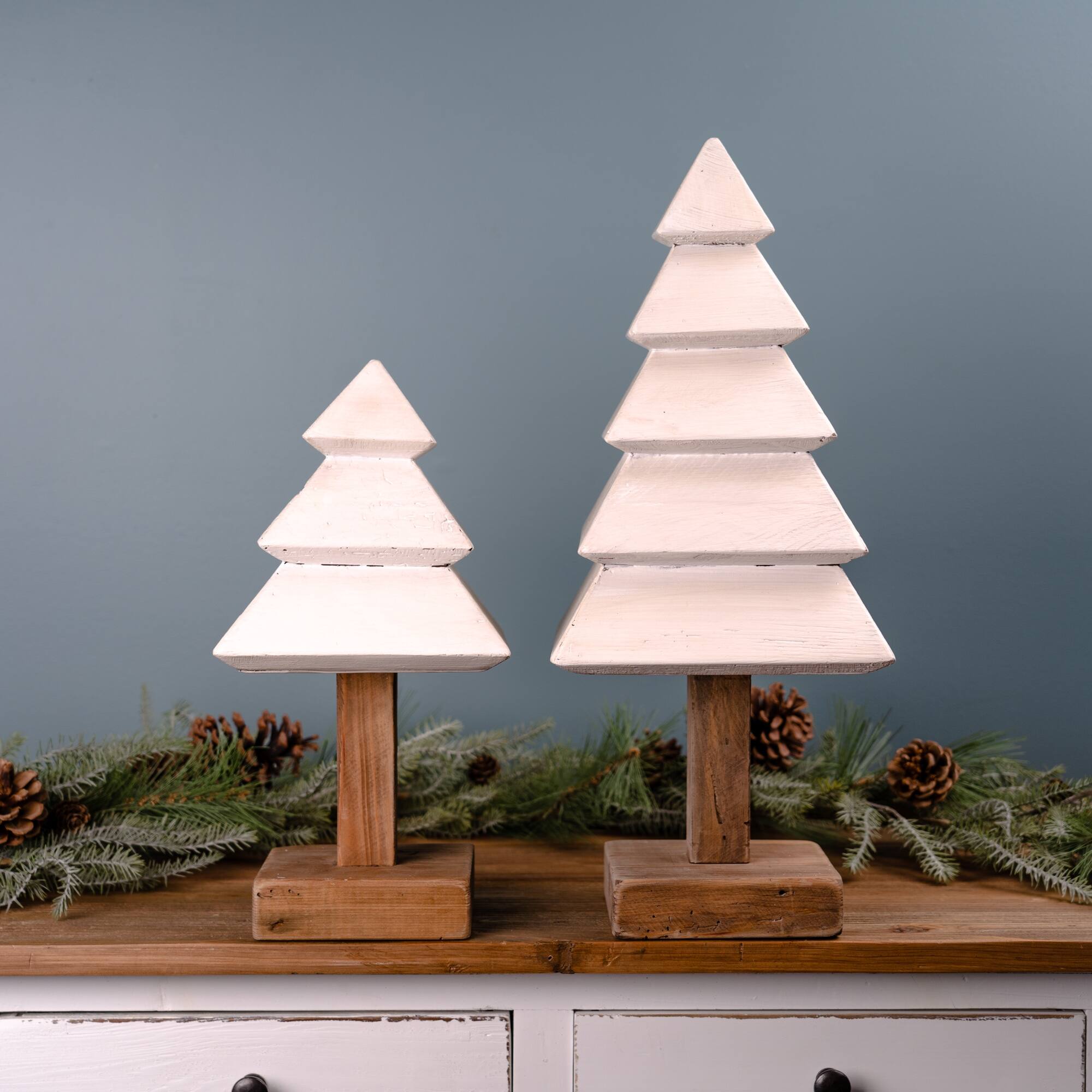 Angle. BreeBe - Tiered Wood Pine Tree (Set of 2) - White, Brown.