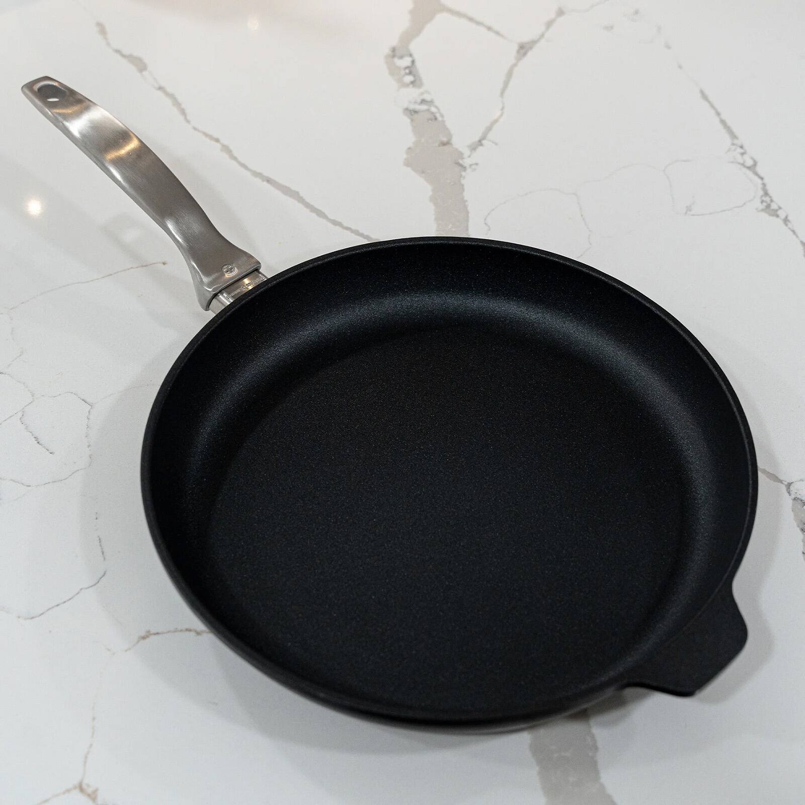 Alt View 2. Swiss Diamond - CHD Nonstick Induction Fry Pan, 11-Inch - Black.