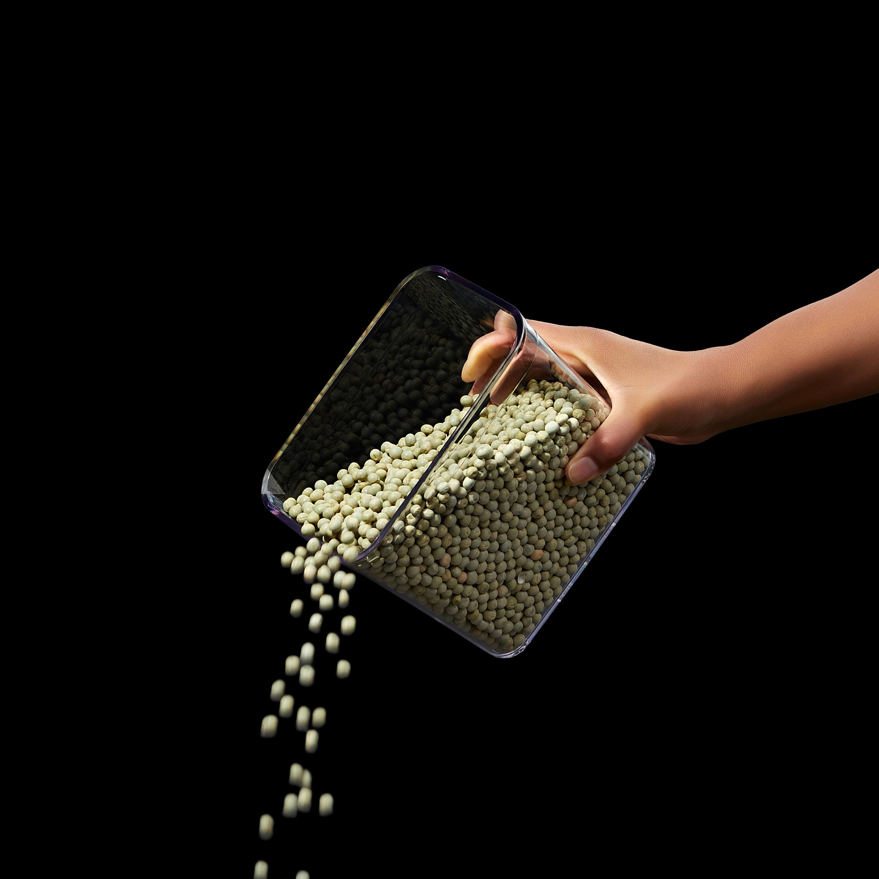 Alt View 19. OXO - STL Coffee Pop with Scoop  - 1.7 QT / 1.6 L - Clear.