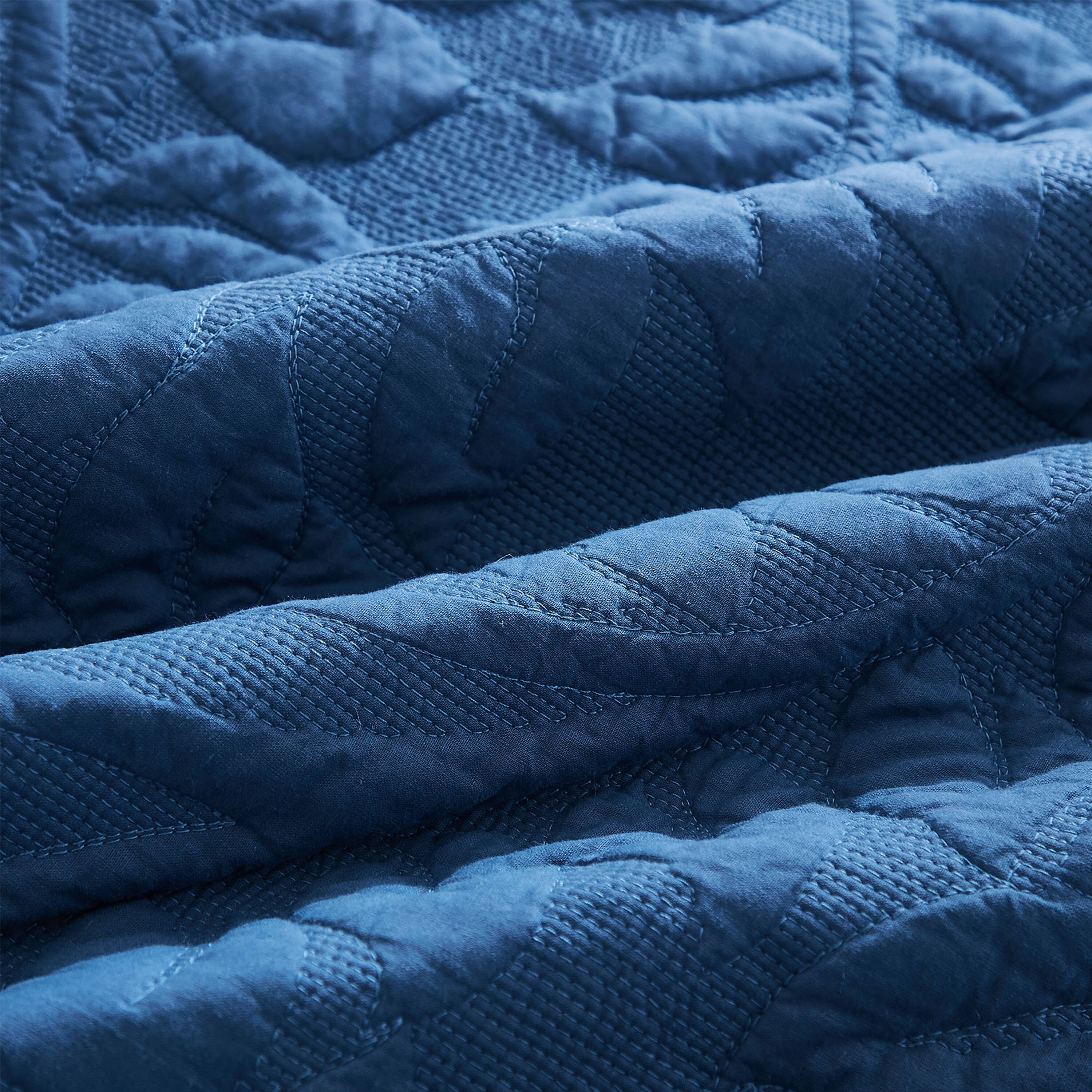 Back. MarCielo - Marcielo 2/3 Piece 100% Cotton Oversized Bedspread Lightweight Quilt Set - Midtone Blue.