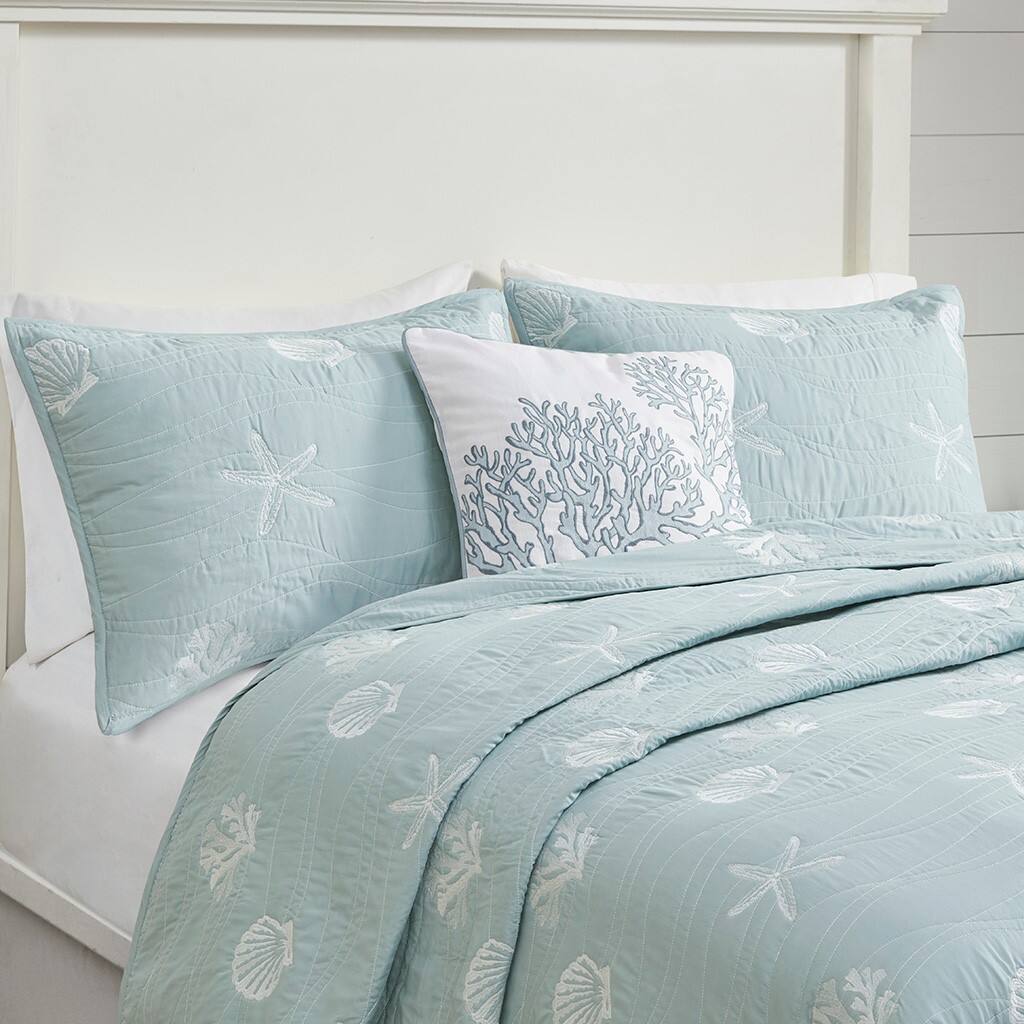 Alt View 3. Gracie Mills - Gracie Mills Elisa 4 Piece Cotton Reversible Embroidered Quilt Set with Throw Pillow - Aqua.