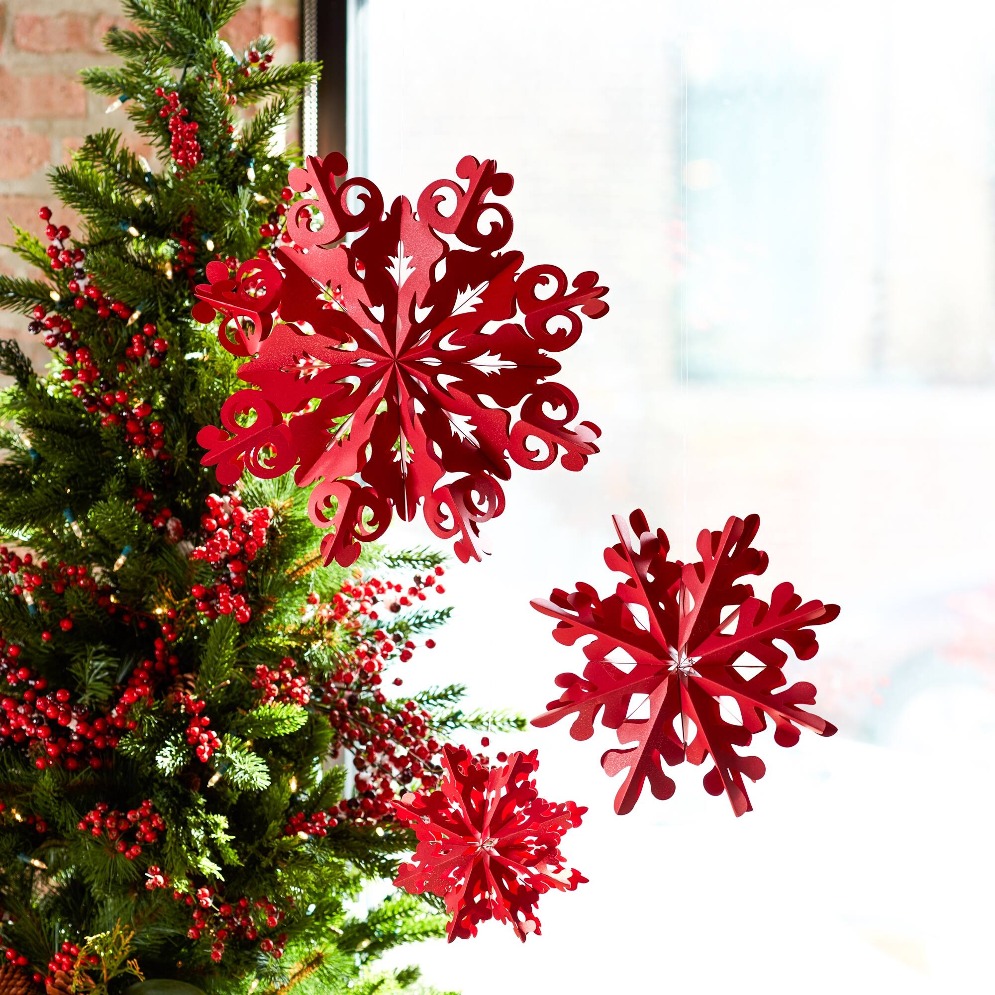 Angle. BreeBe - Paper Snowflake Ornament (Set of 6) - Red.