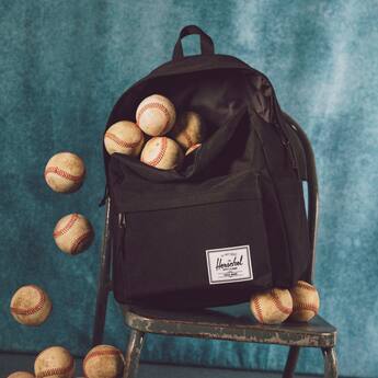 herschel backpack with usb Heritage Premium Classic Supply Co. USA The EcoSystem 600D Fabric is made from 100% recycled post Herschel - Classic XL Backpack