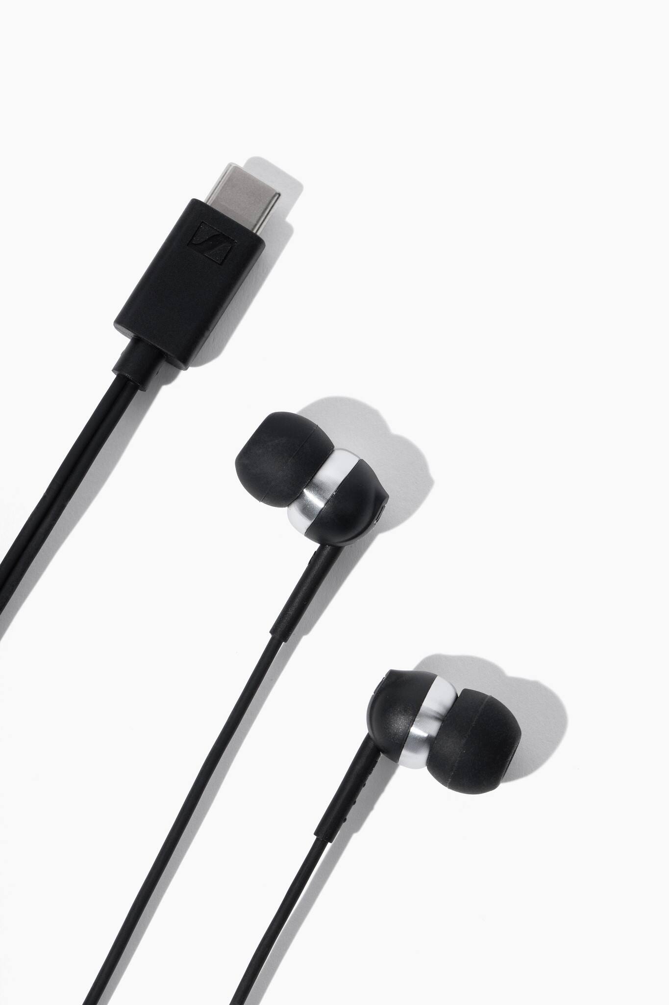 Left. Sennheiser - Sennheiser CX 80U WIRED IN-EAR Headphones - Black.