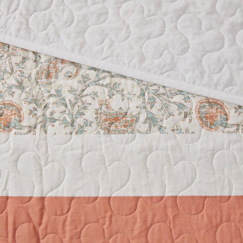 Alt View 5. Gracie Mills - Gracie Mills Singleton Reversible Paisley Lace 6-Piece Cotton Percale Quilt Set - Coral.