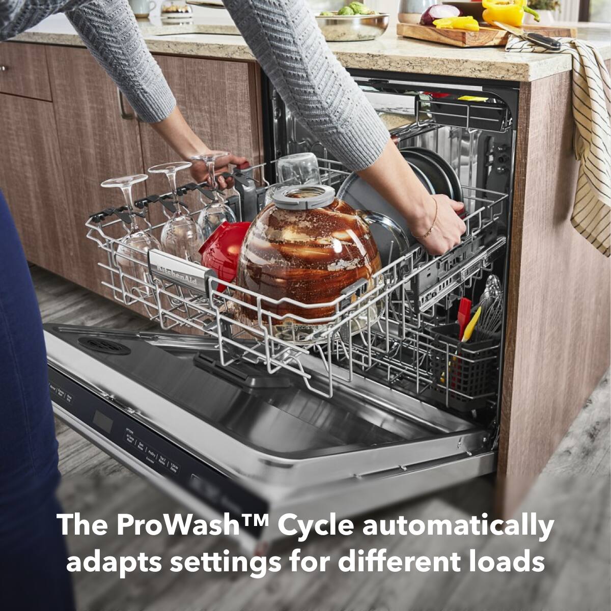 The ProWash™ Cycle automatically adapts settings for different loads