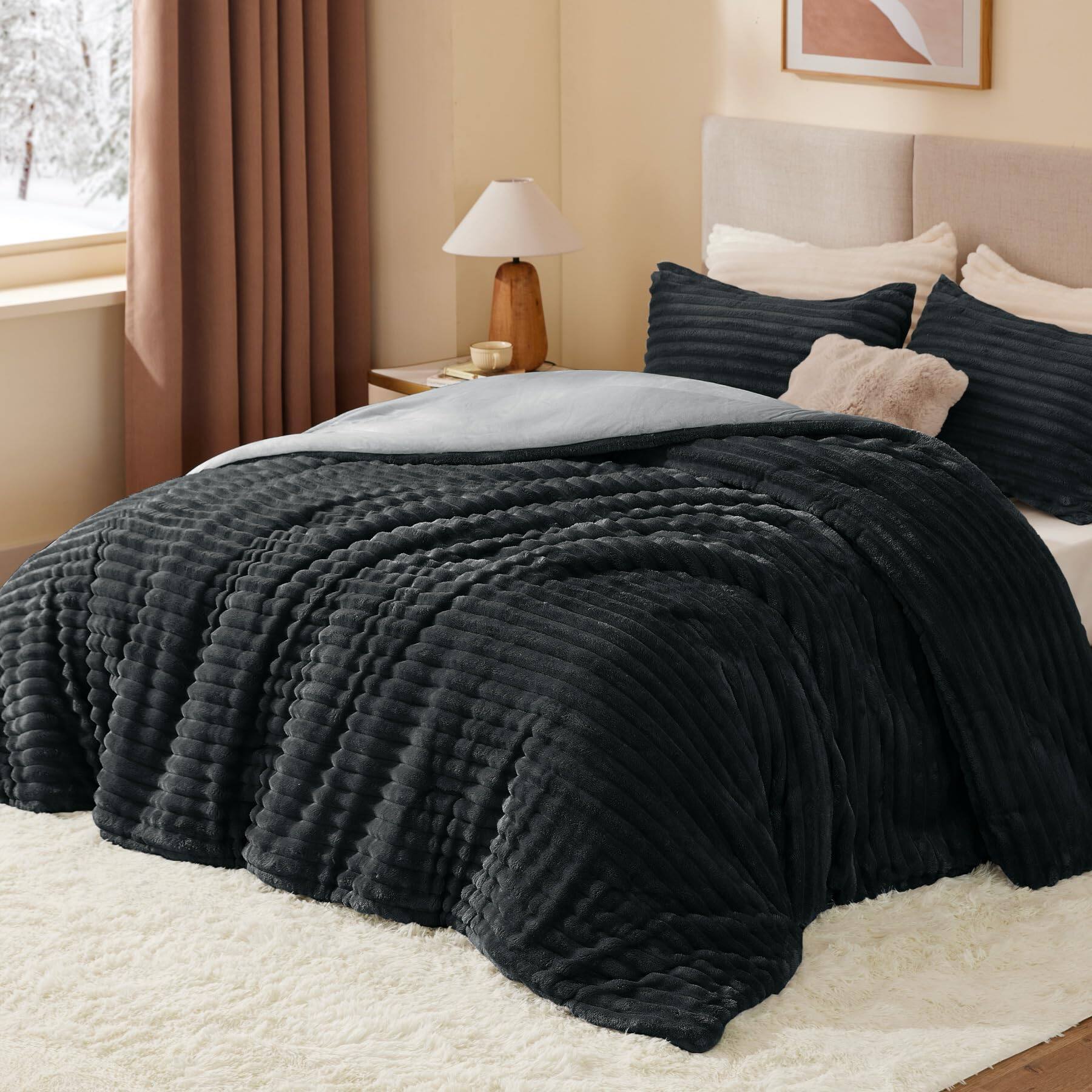 Angle. Dazzed Corner - Fleece Queen Comforter Set -Super Soft & Warm Fluffy Bedding - Black.