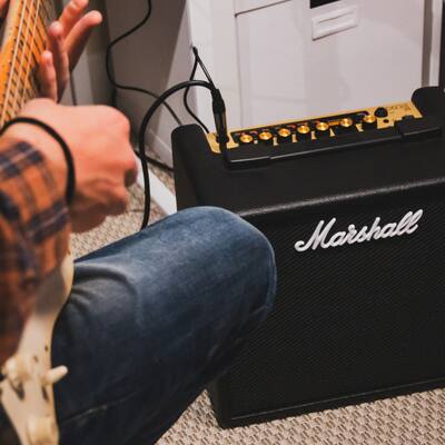 Marshall CODE25 25W Digital Combo Guitar Amp with Effects and 100+ Marshall CODE25 25W Digital Combo Guitar Amp with Effects and 100+