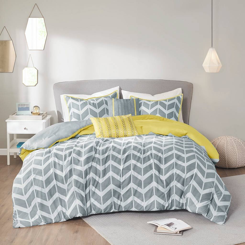 Left. Hivvago - Twin / Twin XL Reversible Comforter Set in Grey White Yellow Chevron Stripe - Grey ,White ,Yellow.