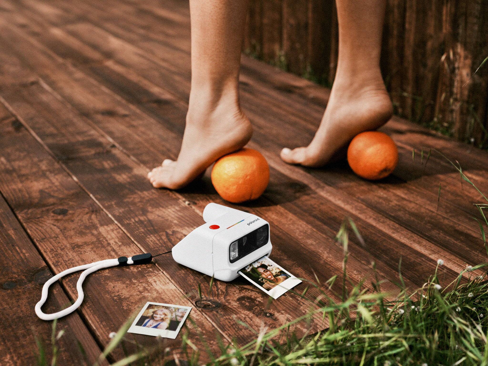 Alt View 2. Polaroid - Polaroid Go Gen 3 Bundle White - White.