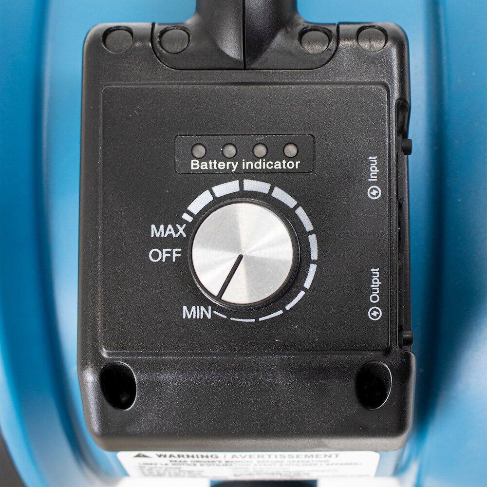 Battery indicator  
Input +  
MAX  
OFF  
MIN  
Output +  
WARNING / AVERTISSEMENT