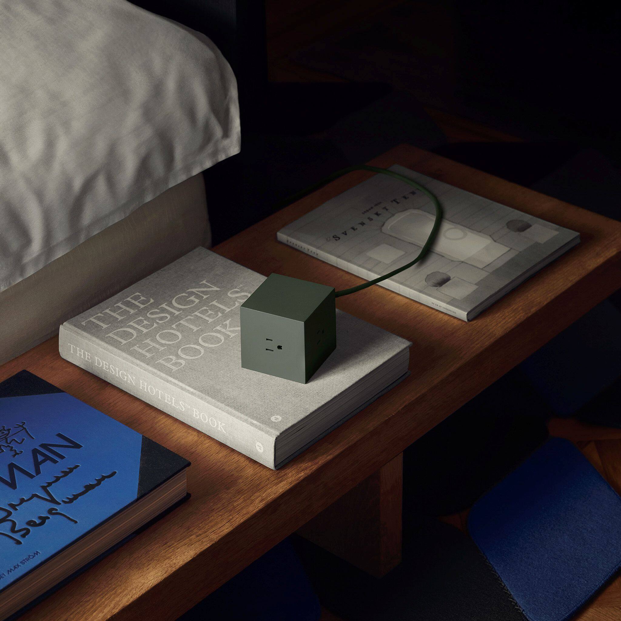 THE DESIGN HOTELS BOOK  
MAN  
Beg MAX MORTE 1 TEX SVENSKT  
AES