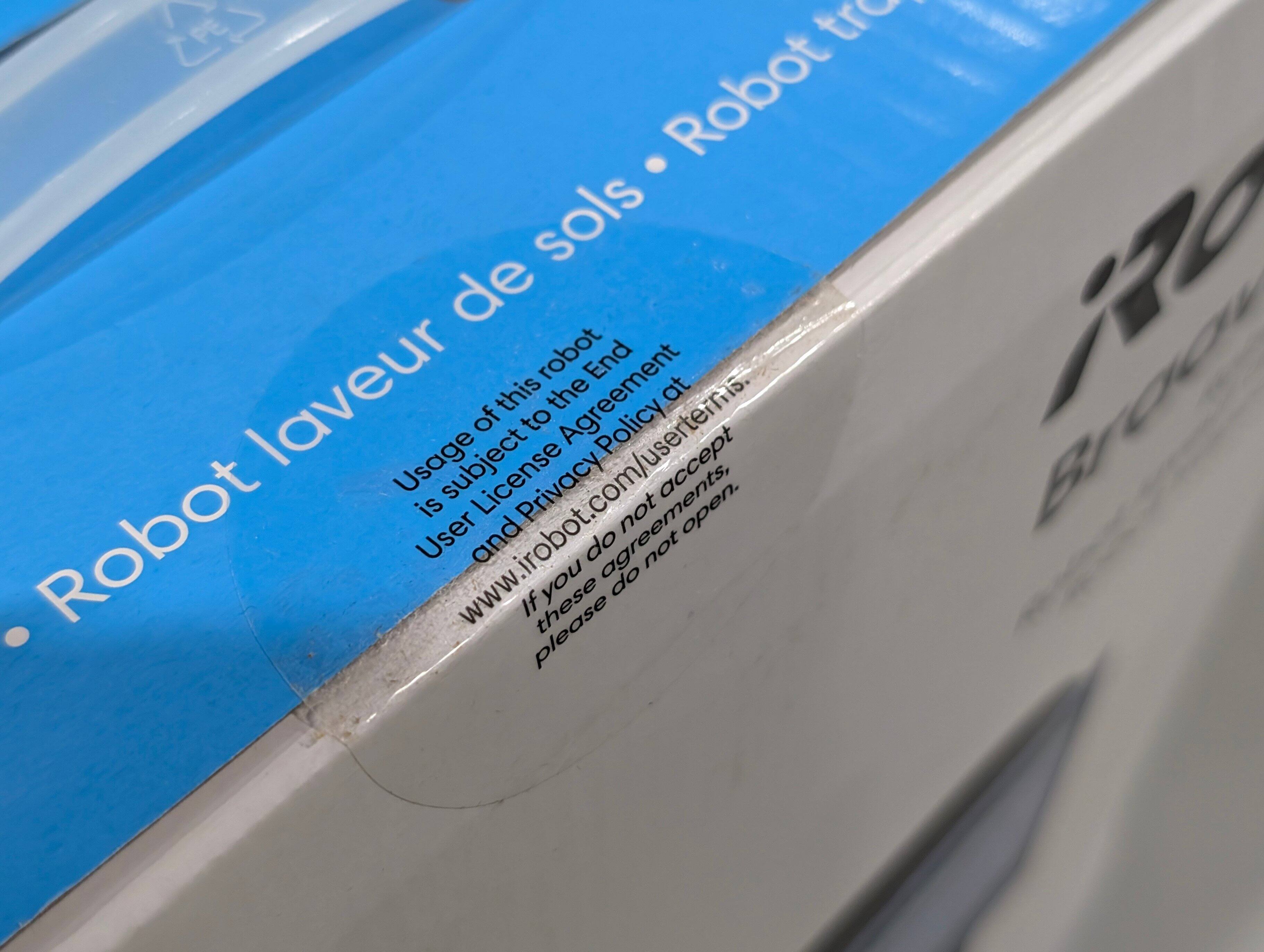 - Robot laveur de sols
- Usage of this robot is subject to the End User License Agreement and Privacy Policy at www.irobot.com/userterms. If you do not accept these agreements, please do not open.