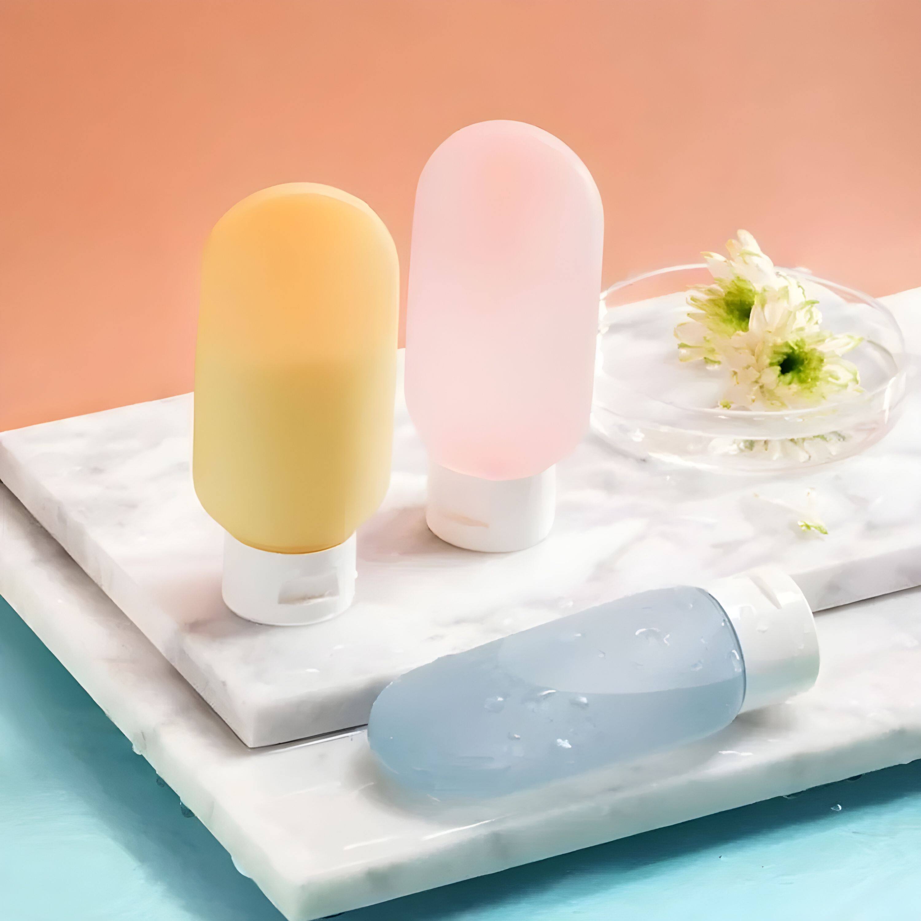 Angle. Kitcheniva - Soft Squeeze Reusable Travel Bottle 4 Pcs Set.