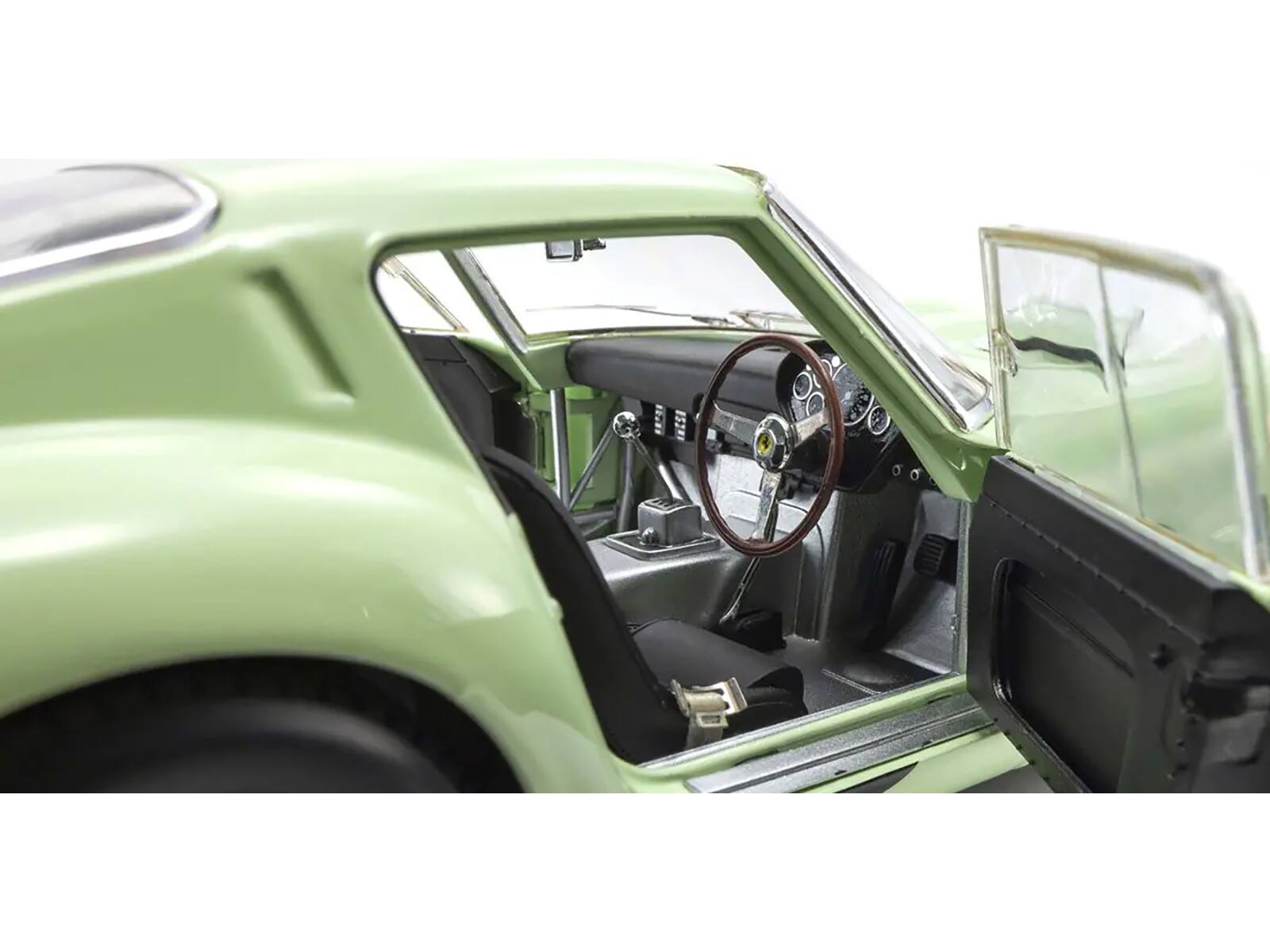 Left. Kyosho - Ferrari 250 GTO #15 Innes Ireland Winner "Goodwood Tourist Trophy" (1962) 1/18 Diecast Model Car by Kyosho - Green.