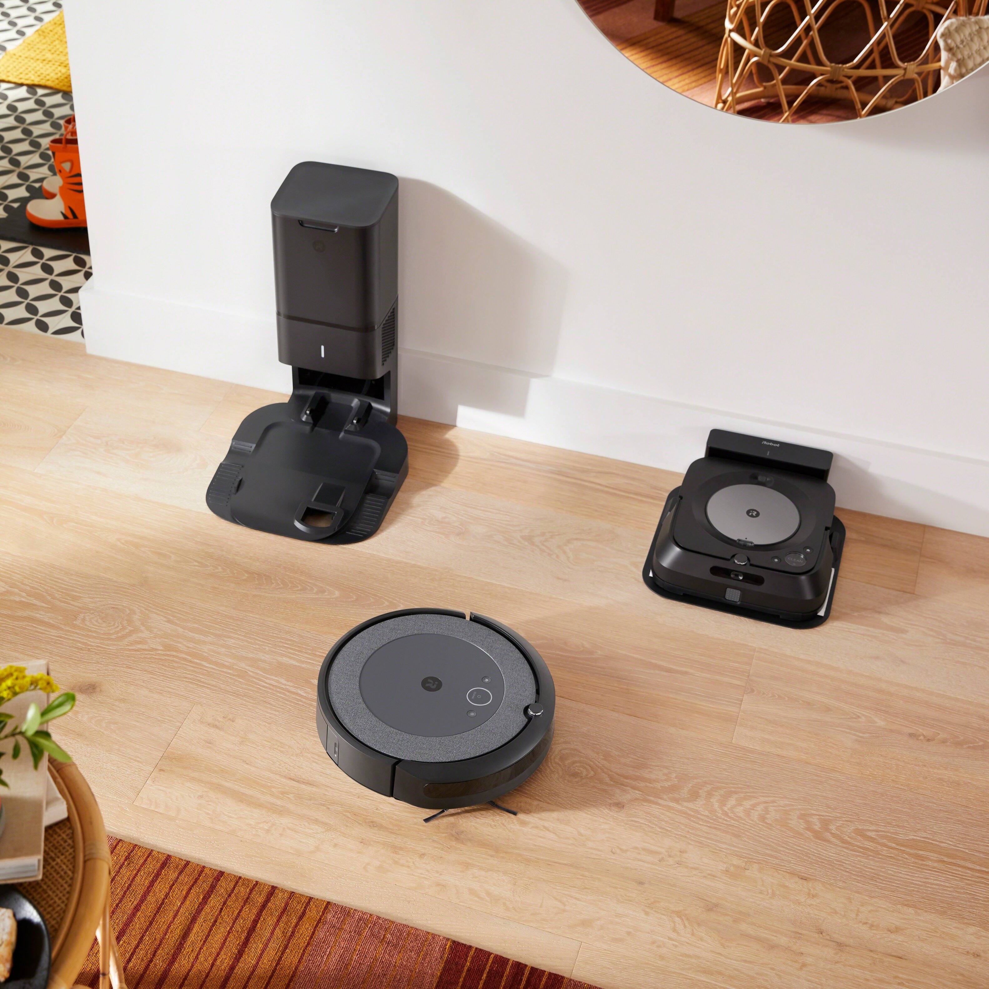 Alt View 1. iRobot - Roomba i3+ EVO (3550) Robot Vacuum and Braava jet m6 (6113) Robot Mop bundle - Black.