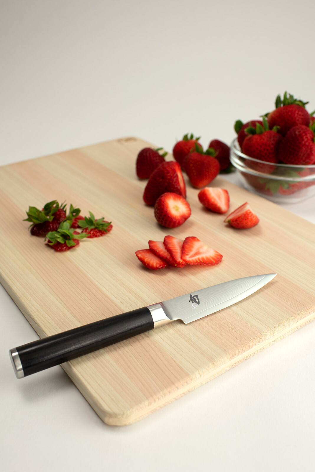 Alt View 4. Shun - Classic Paring Knife, 3.5 Inch - Black.