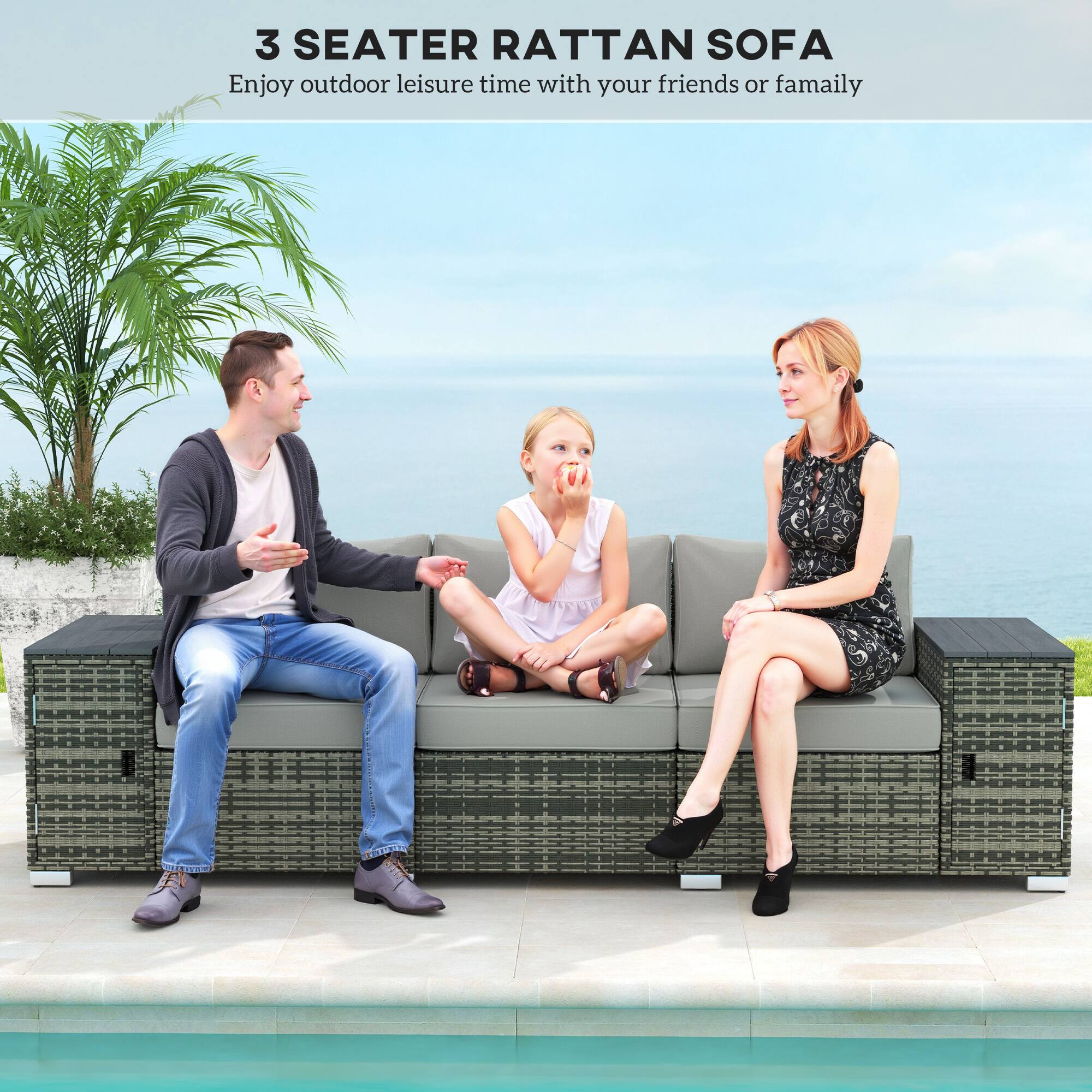 3 SEATER RATTAN SOFA
Enjoy outdoor leisure time with your friends or family