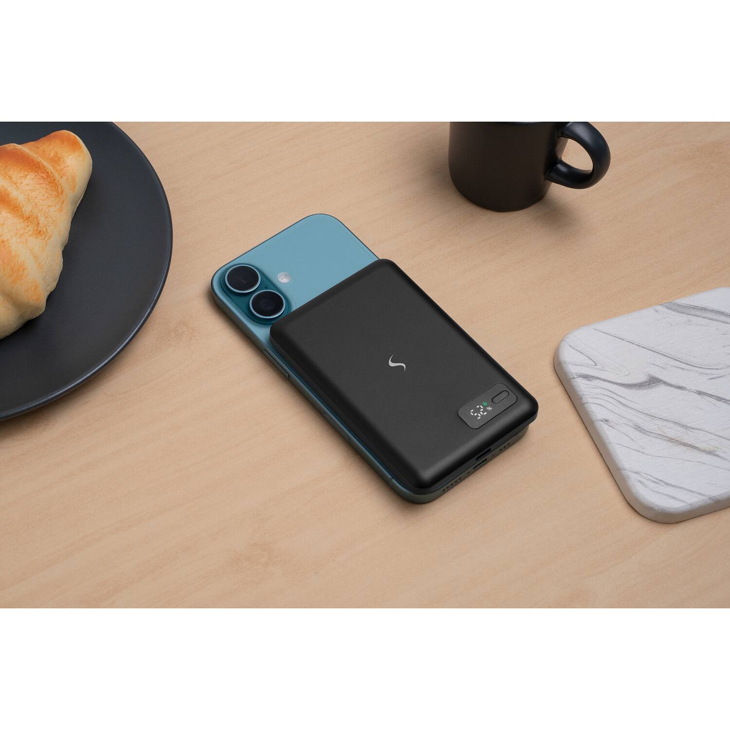 Angle. Scapade - 5000 mAh MagPower Magnetic Qi v2.0 Portable Power Bank - Black.