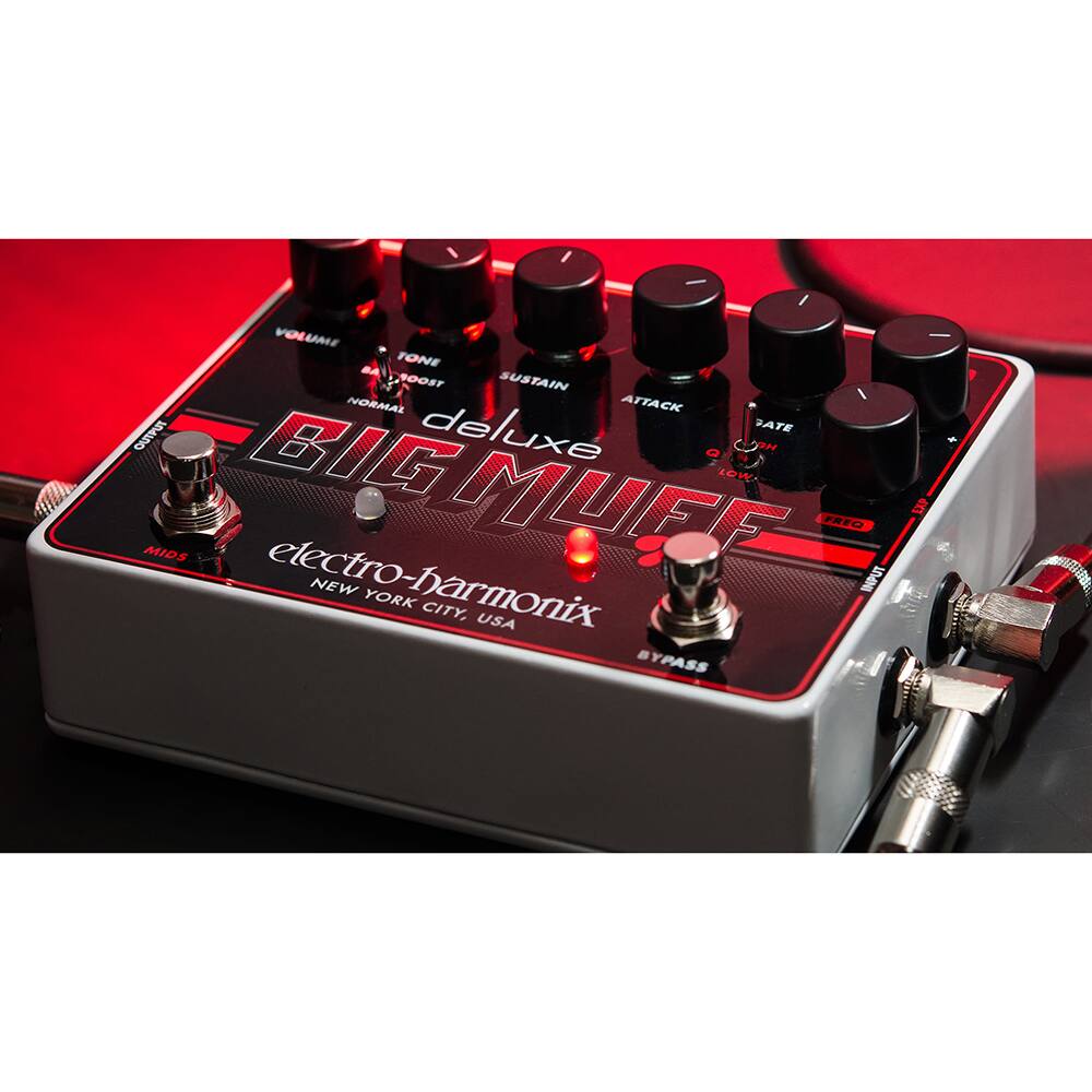 VOLUME TONE BOOST SUSTAIN ATTACK DELUXE BIG MUFF LOW MIDS FREO electro-harmonix NEW YORK CITY, USA BYPASS