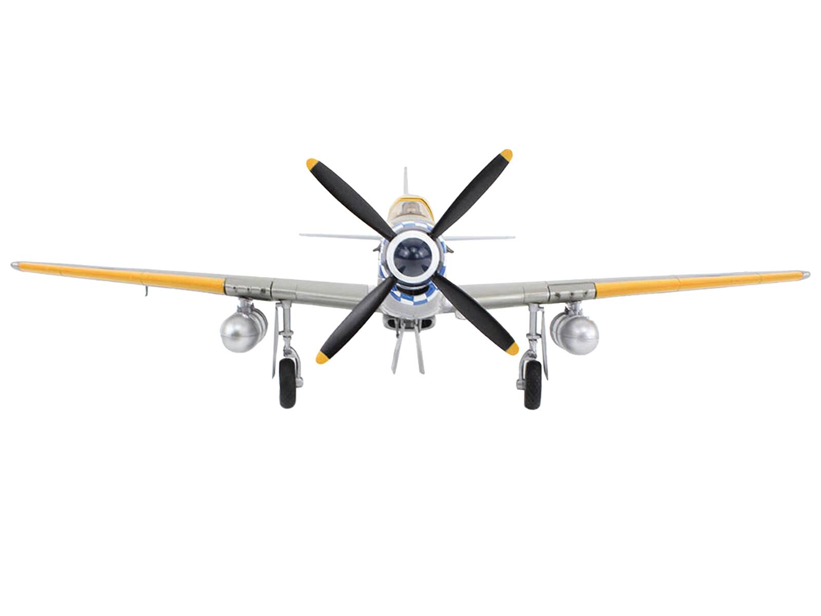 Angle. Hobby Master - North American Mustang Mk.IV "Flight Lt. Arthur S. 'Joe' Doley 19th Squadron" 1945 RAF "Air Power Series" 1/48 - Gray.