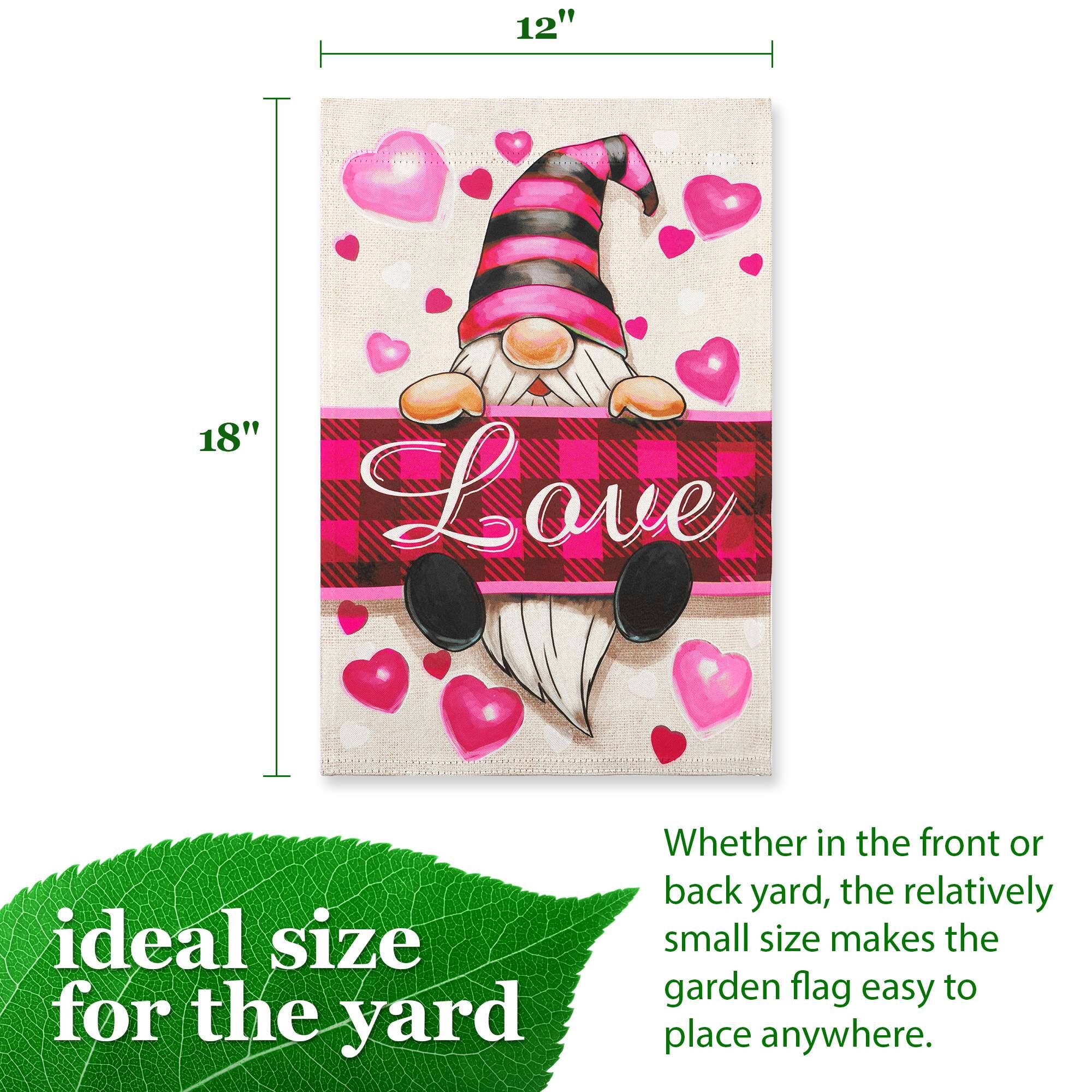 12" x 18" Love

Ideal size for the yard

Whether in the front or back yard, the relatively small size makes the garden flag easy to place anywhere.