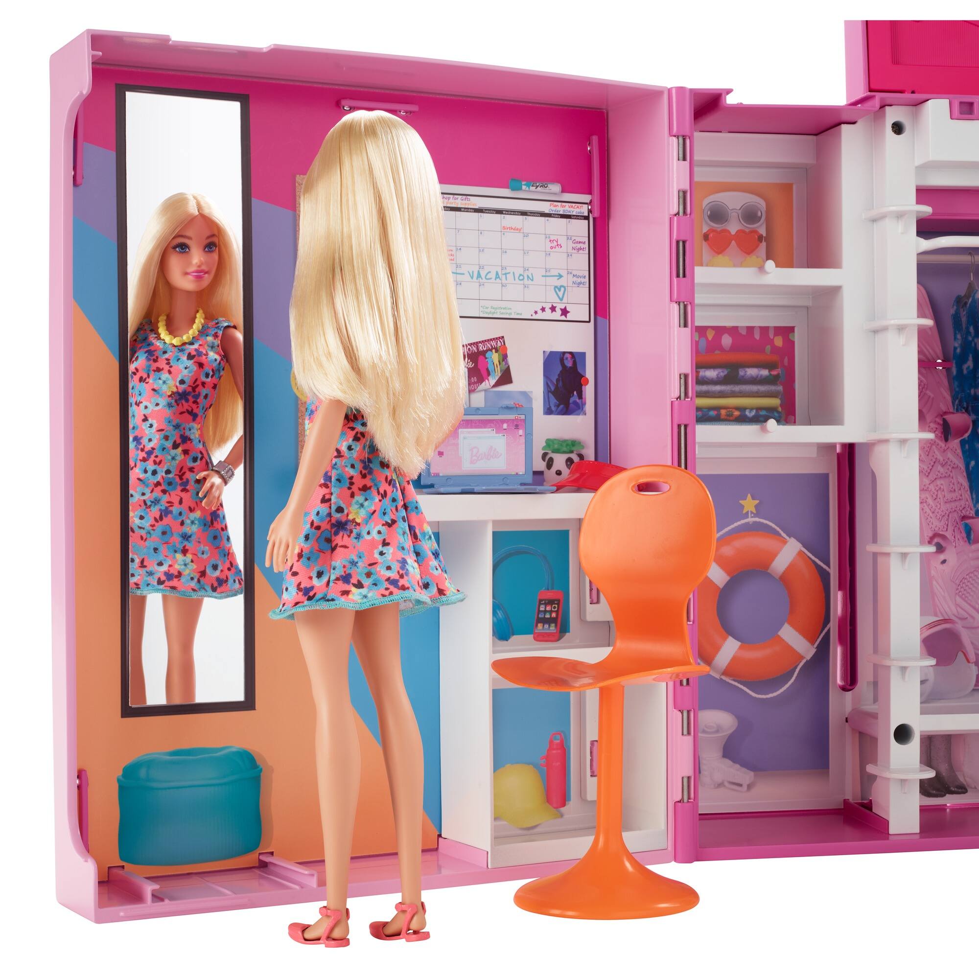 Best Buy Barbie Dream Closet Doll and Playset HGX57