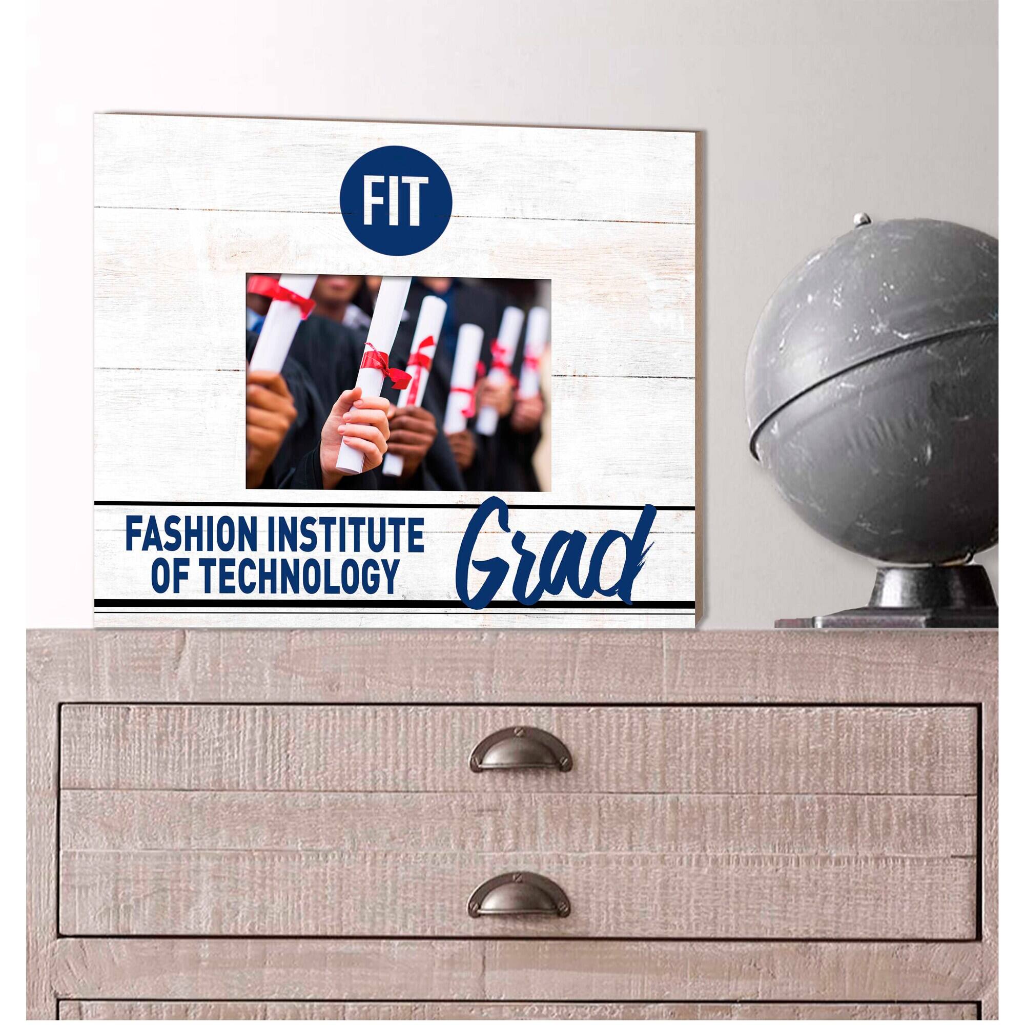 FIT  
FASHION INSTITUTE OF TECHNOLOGY  
Grad
