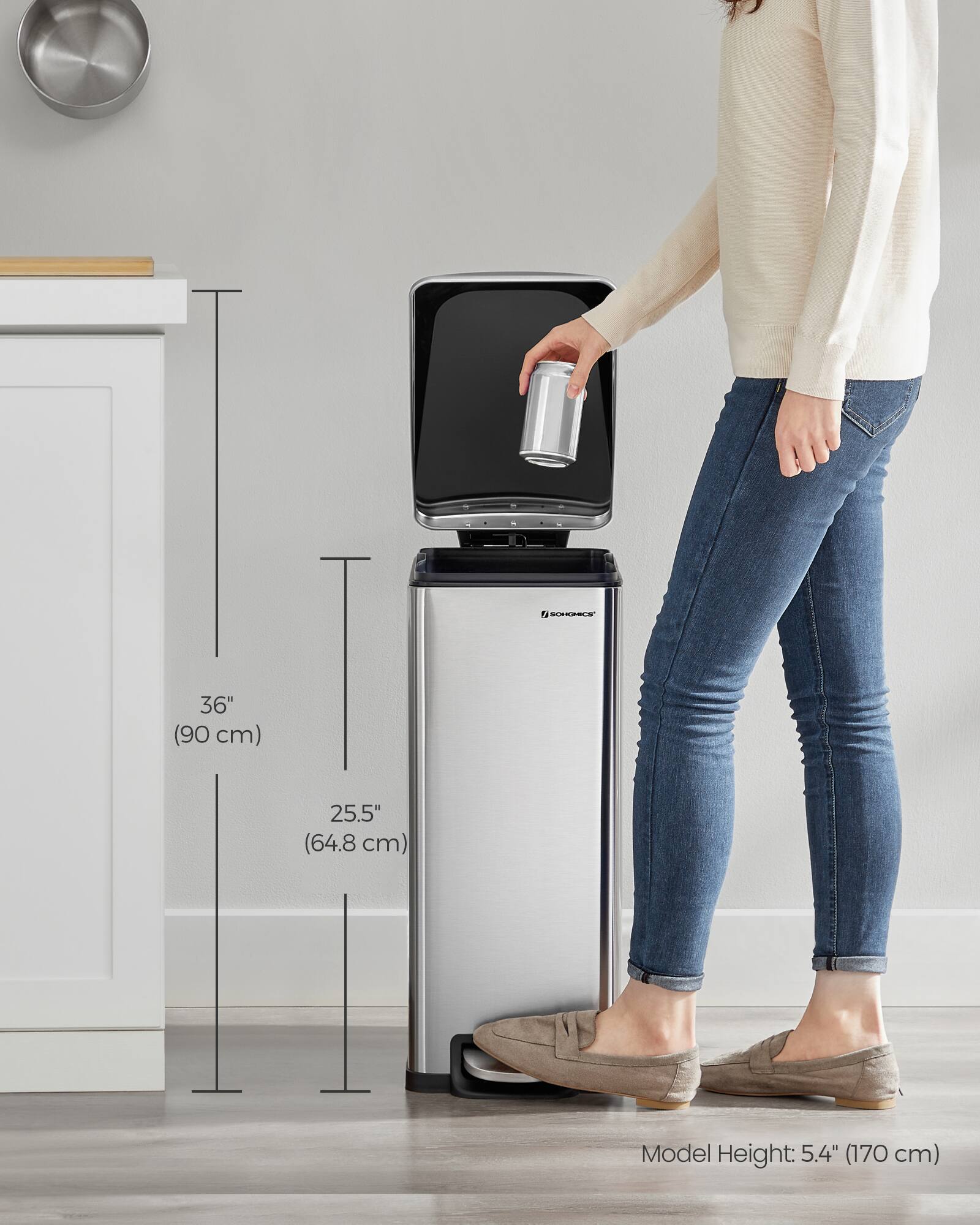 2 n 36" (90 cm) 25.5" (64.8 cm) Model Height: 5.4" (170 cm)