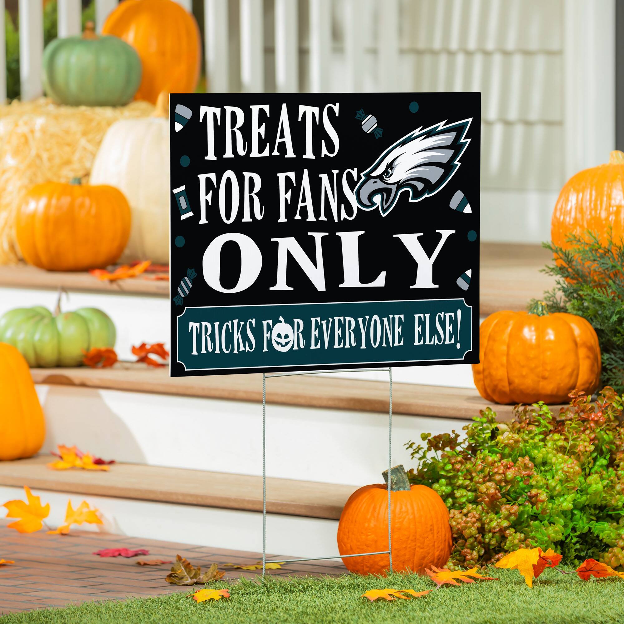 TREATS FOR FANS ONLY  
TRICKS FOR EVERYONE ELSE!