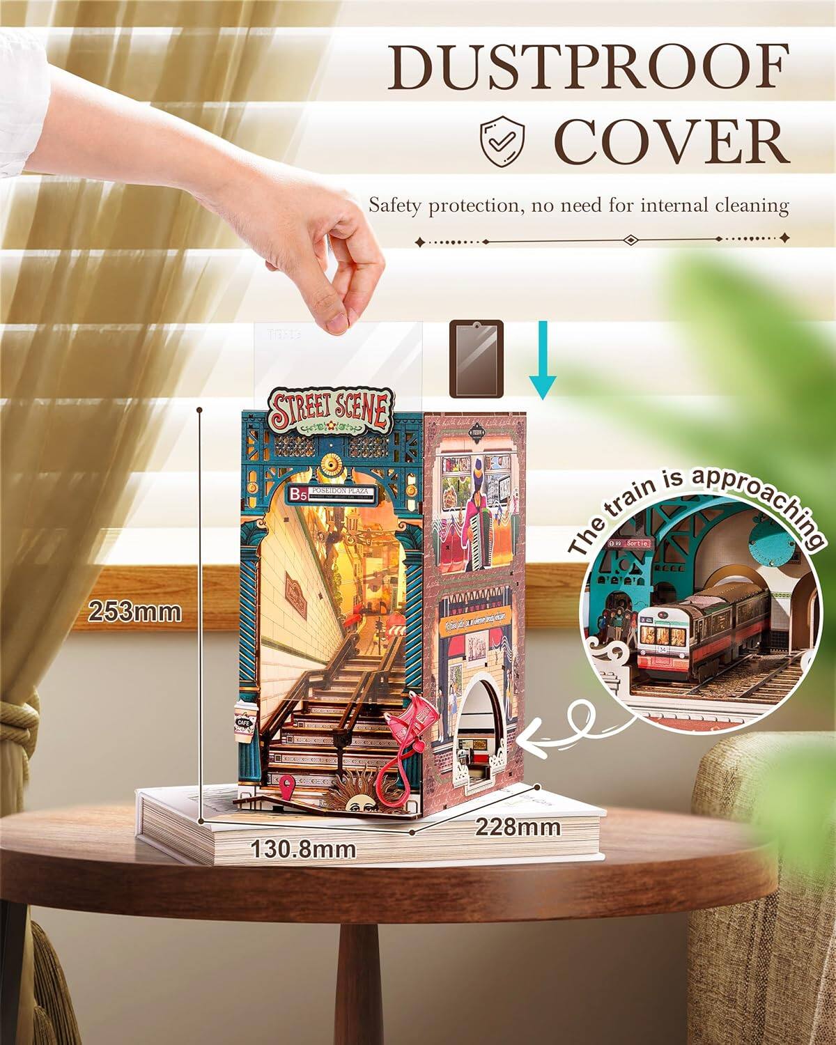 DUSTPROOF COVER  
Safety protection, no need for internal cleaning  

STREET SCENE  
B5  

253mm  
130.8mm  
228mm  

The train is approaching