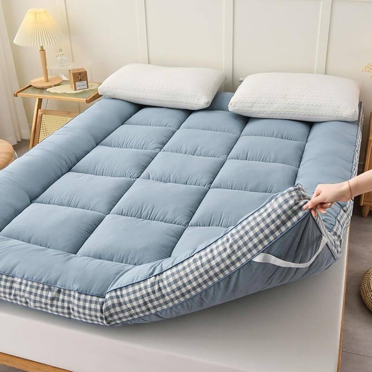 Angle. Shatex - Three-layer foam full mattress topper with 3D quilted edges, soft, breathable, and suitable for all seasons. - Blue.