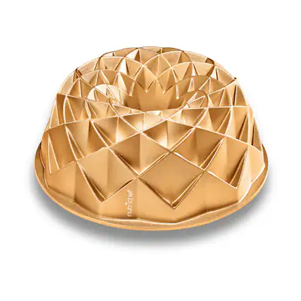 Front. NutriChef - NutriChef 9-Inch Cake Pan, Nonstick Cast Aluminum Mold for Baking, French Wreath Design for Uniform Baking (NCBUTP26).