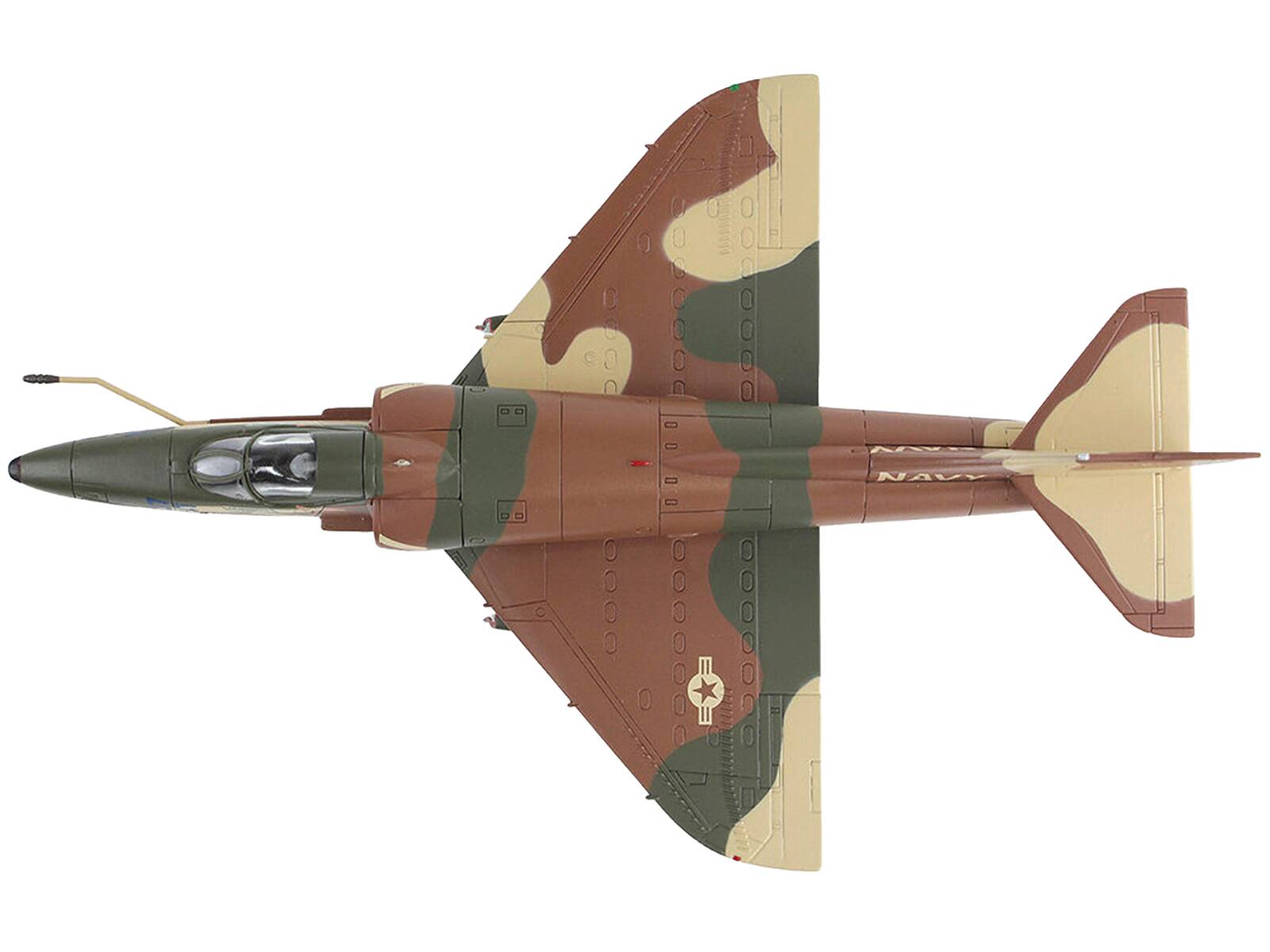 Back. Hobby Master - Douglas A-4E Skyhawk Aircraft "Aggressor 151095" (1985/6) United States Navy "Air Power Series" 1/72 - Brown, Green, Beige.