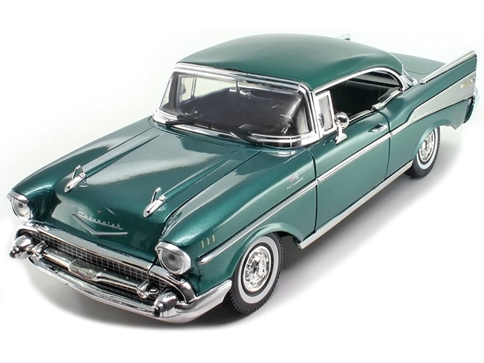 Alt View 3. Motormax - 1957 Chevrolet Bel Air Hard Top Green 1/18 Diecast Model Car by Motormax.